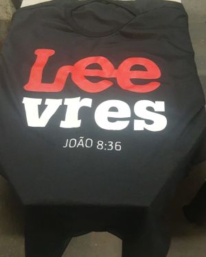 Camiseta Lee – Livres – João 8:36
