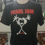 Camiseta-pearl-jam-alive-vestida-preta-2